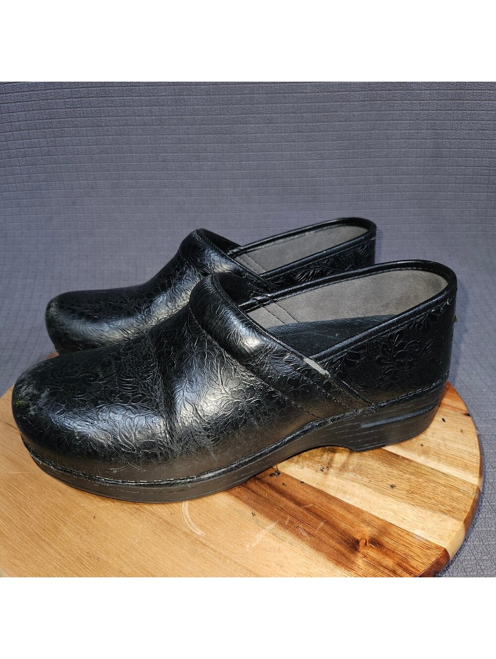 Dansko XP Women's Black Embossed Floral Leather Clogs Mules Size 38